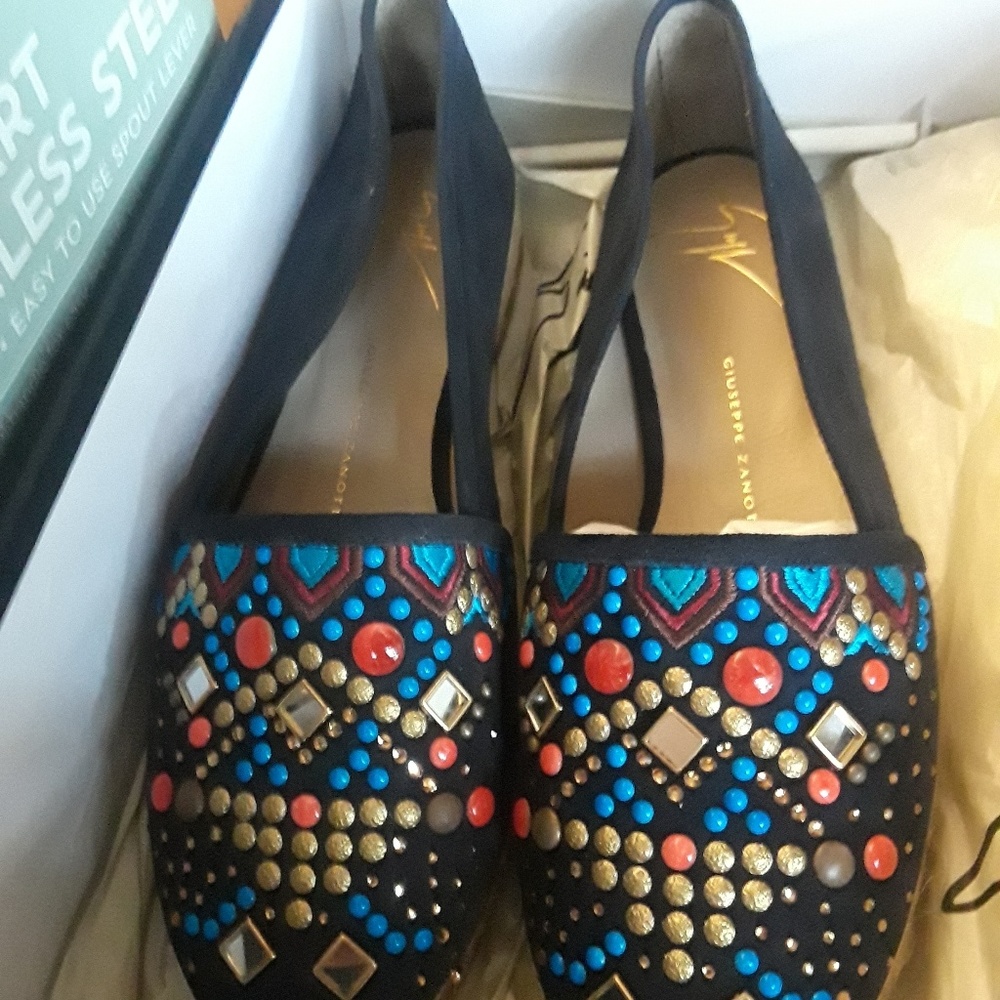 Women's shoes